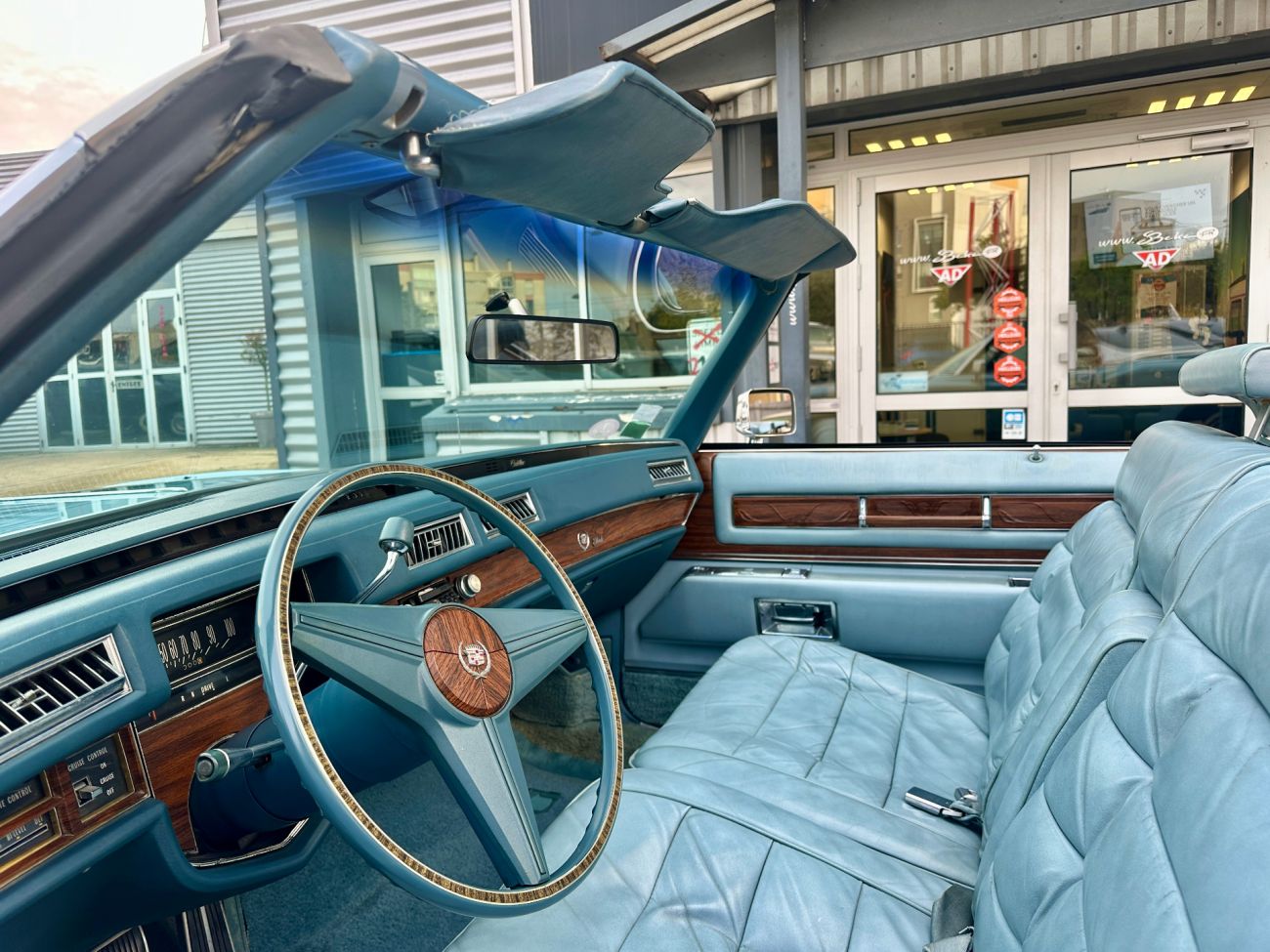 Mandataire CADILLAC ELDORADO CABRIOLET V8 500 CI 8.2