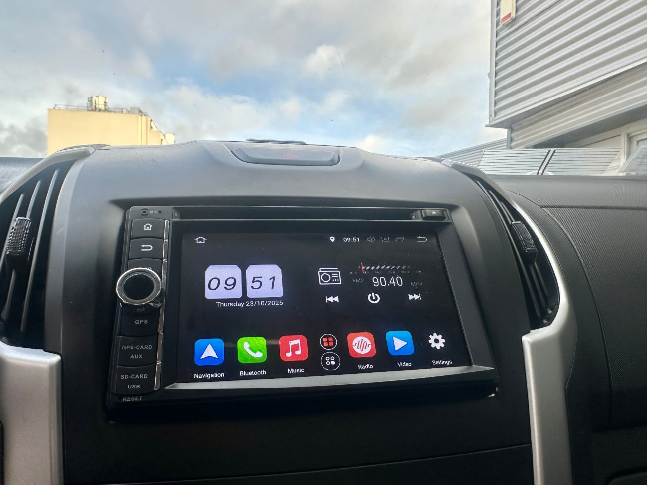 Mandataire ISUZU D-MAX 2.5 4X4 CREW DOUBLE CABINE QUASAR A