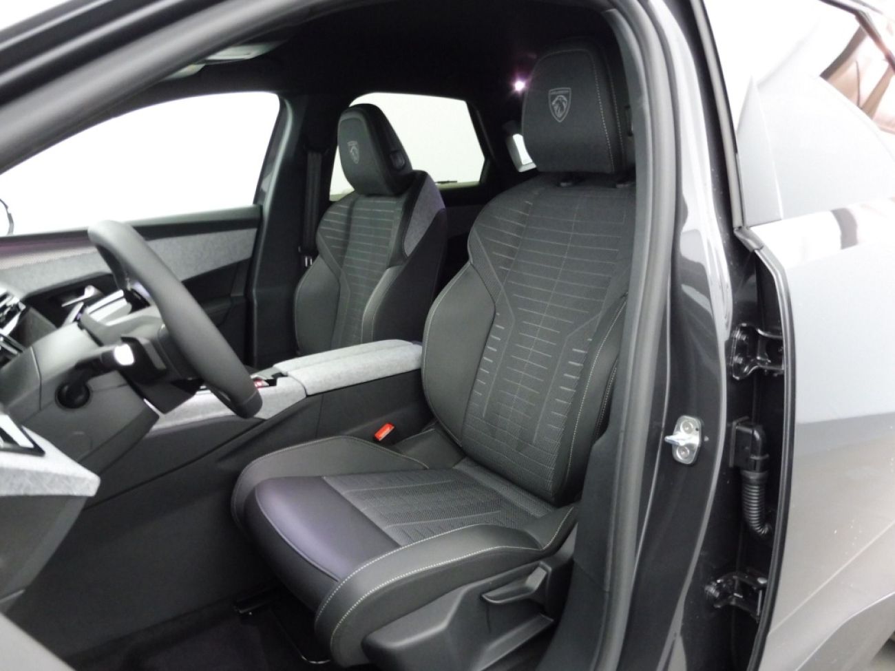 Mandataire PEUGEOT 3008 1.2 HYBRID 136CH GT E-DCS6
