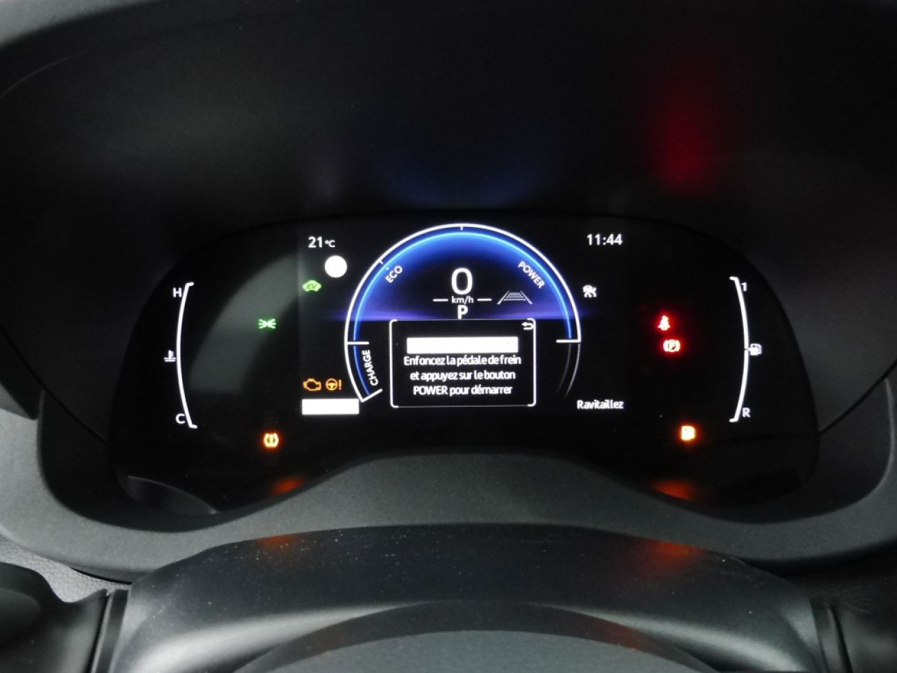 Mandataire TOYOTA YARIS CROSS 130H DESIGN