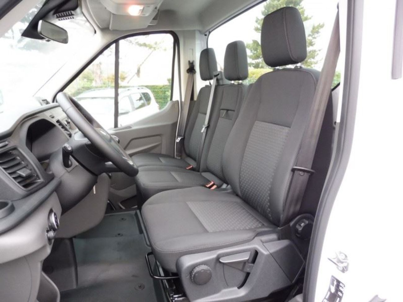Mandataire Ford TRANSIT CCB BENNE 350 L2 2.0 ECOBLUE 130CH TREND BUSINESS