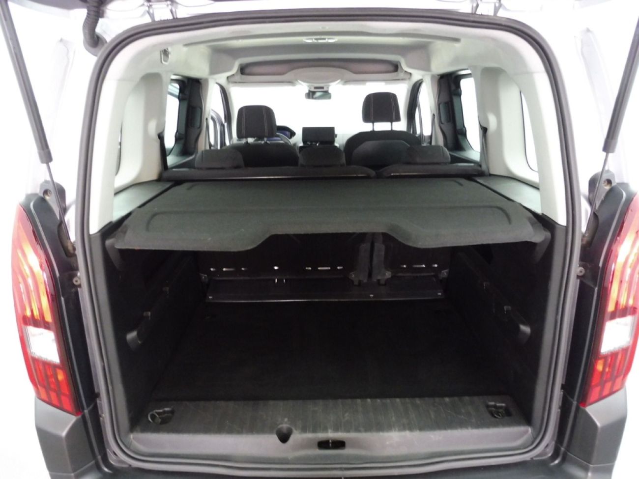Mandataire PEUGEOT RIFTER TAILLE M - 1.5 BLUEHDI 100CH S&S ALLURE 5 PLACES