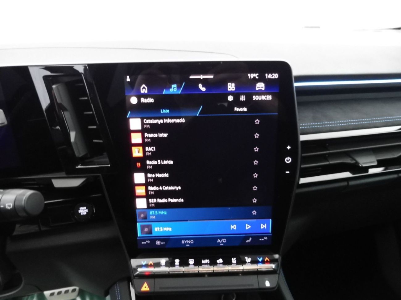 Mandataire RENAULT Espace 1.2 E-TECH FULL HYBRID 200CH ESPRIT ALPINE 7 PLACES - 25