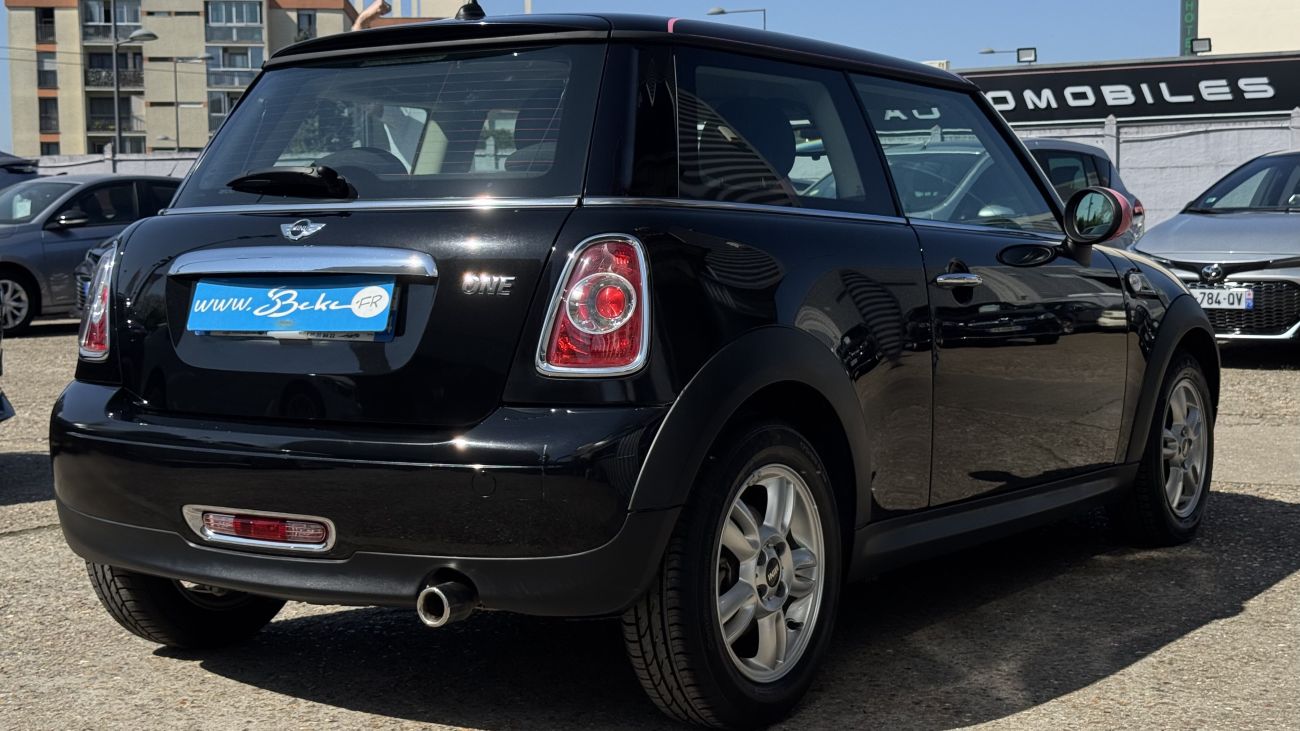 Mandataire MINI HATCH R56 75 ch One Pack Brick Lane