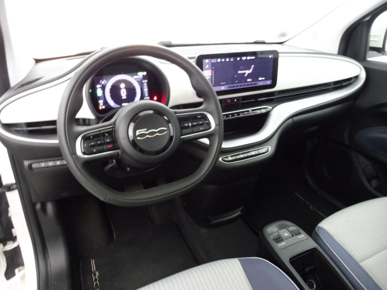 Mandataire FIAT 500 E 118CH ICONE
