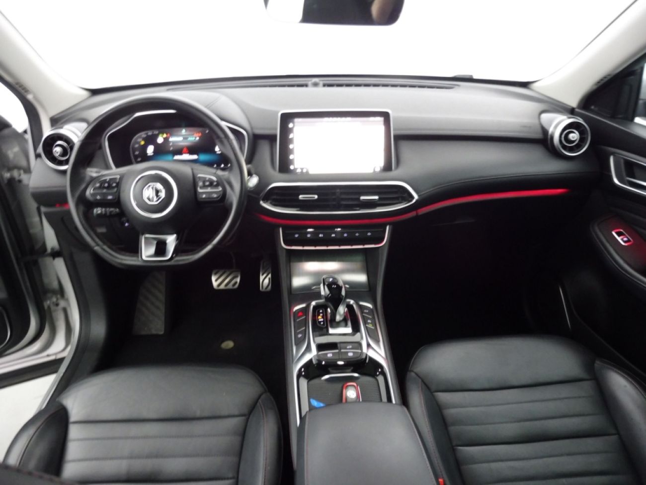 Mandataire MG HS 1.5 T-GDI 162 AT luxury
