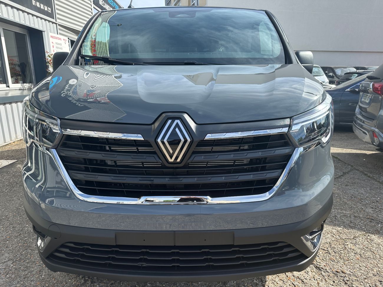Mandataire RENAULT TRAFIC L1H1 ADVANCE 3T blue dci 150 auto
