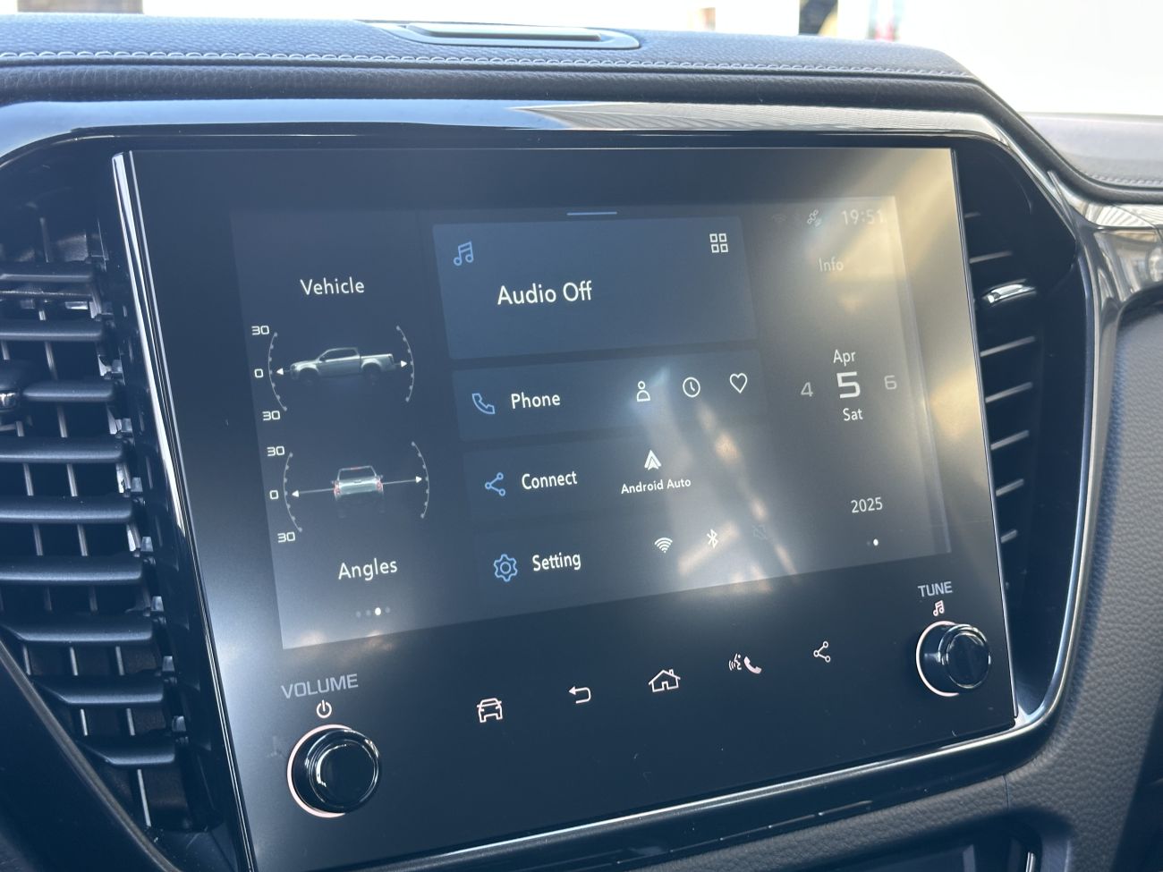Mandataire ISUZU D-MAX CREW N60 NITRO SPORT 4X4 A/T 4 PLACES / PAS DE MALUS ECOLOGIQUE