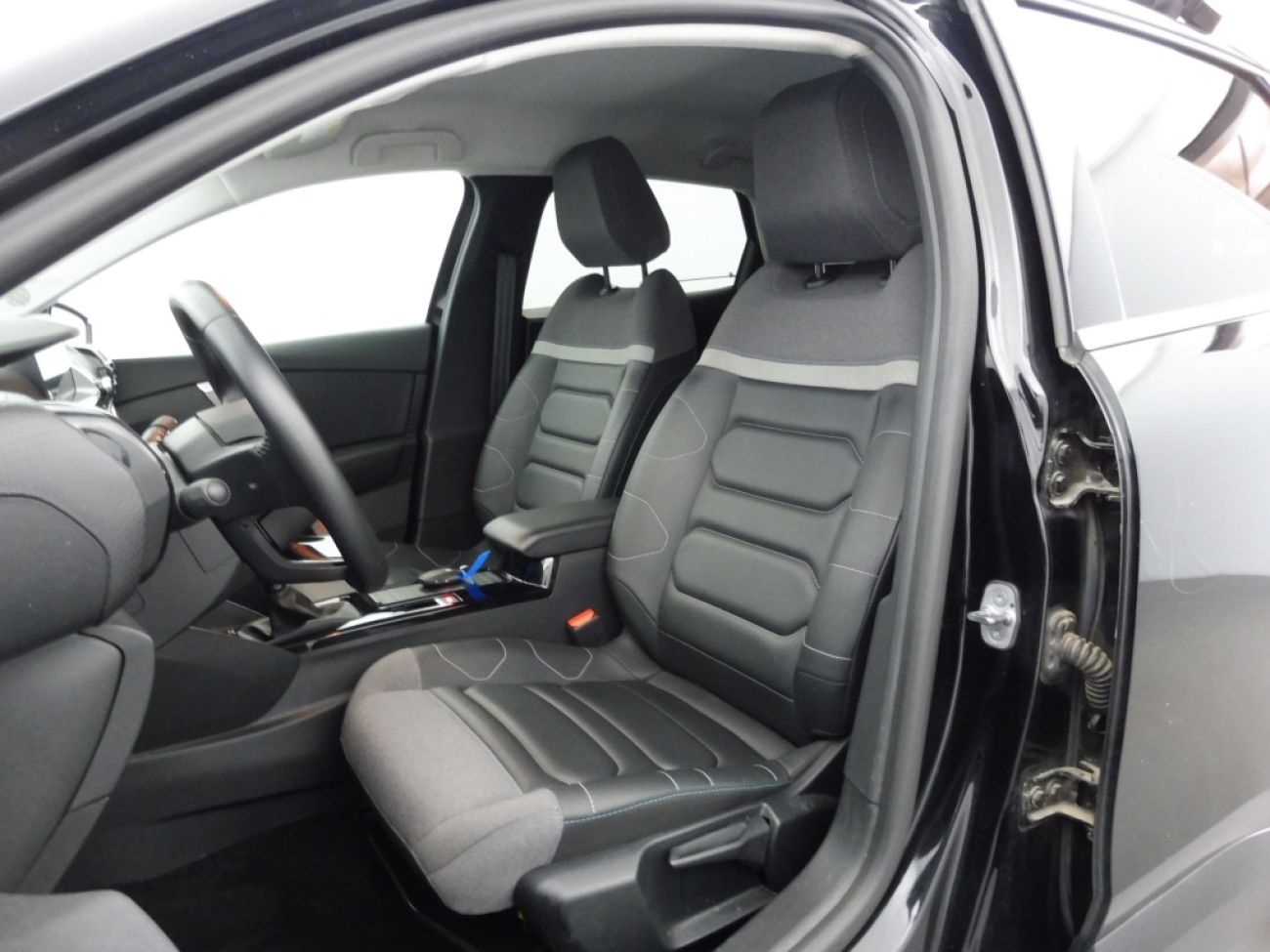 Mandataire Citroën C4 1.2 PURETECH 130shine