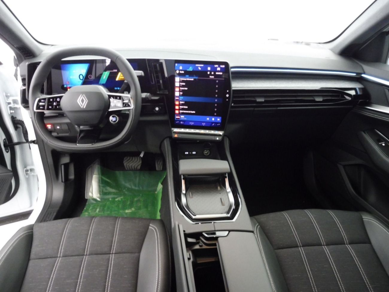 Mandataire RENAULT Austral 1.2 E-TECH FULL HYBRID 200CH TECHNO - 24