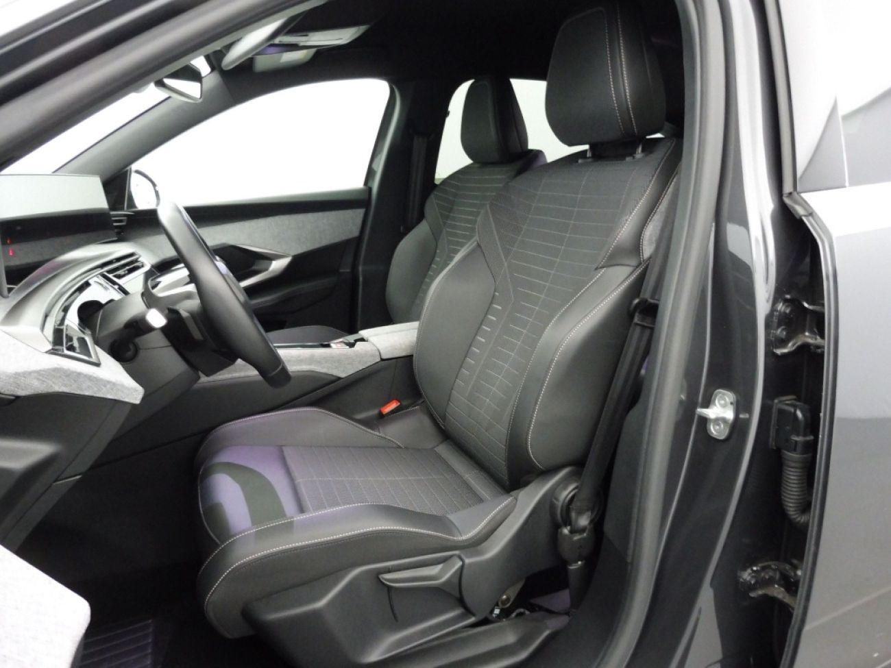 Mandataire PEUGEOT 3008 1.2 HYBRID 145CH ALLURE E-DCS6