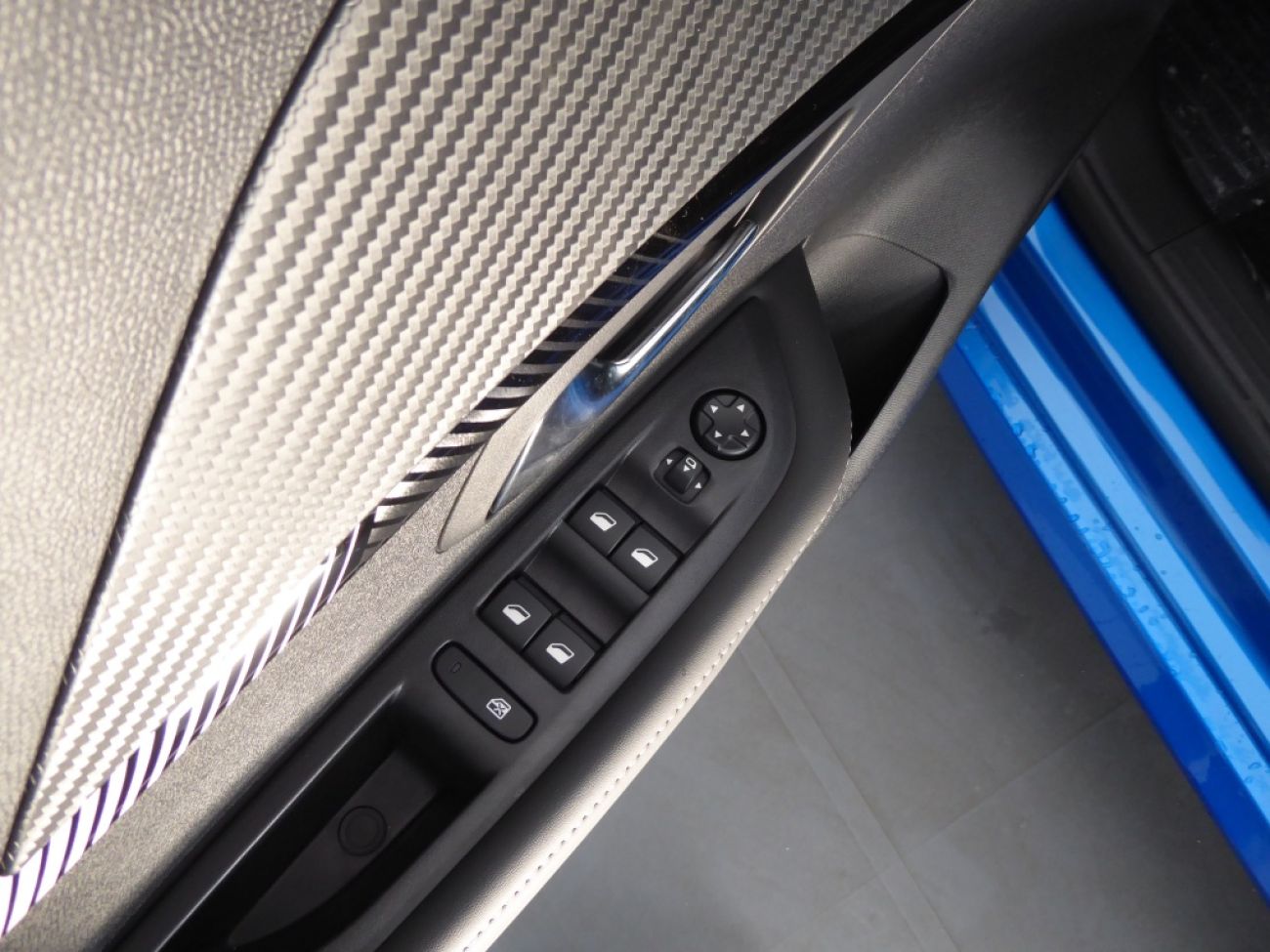 Mandataire PEUGEOT 208 1.2 PURETECH 100CH S&S ALLURE