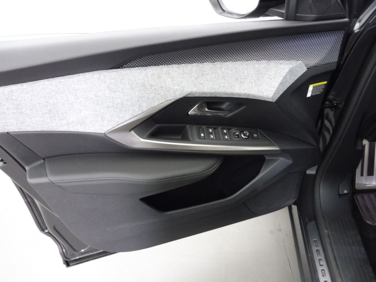 Mandataire PEUGEOT 3008 1.2 HYBRID 145CH GT E-DCS6
