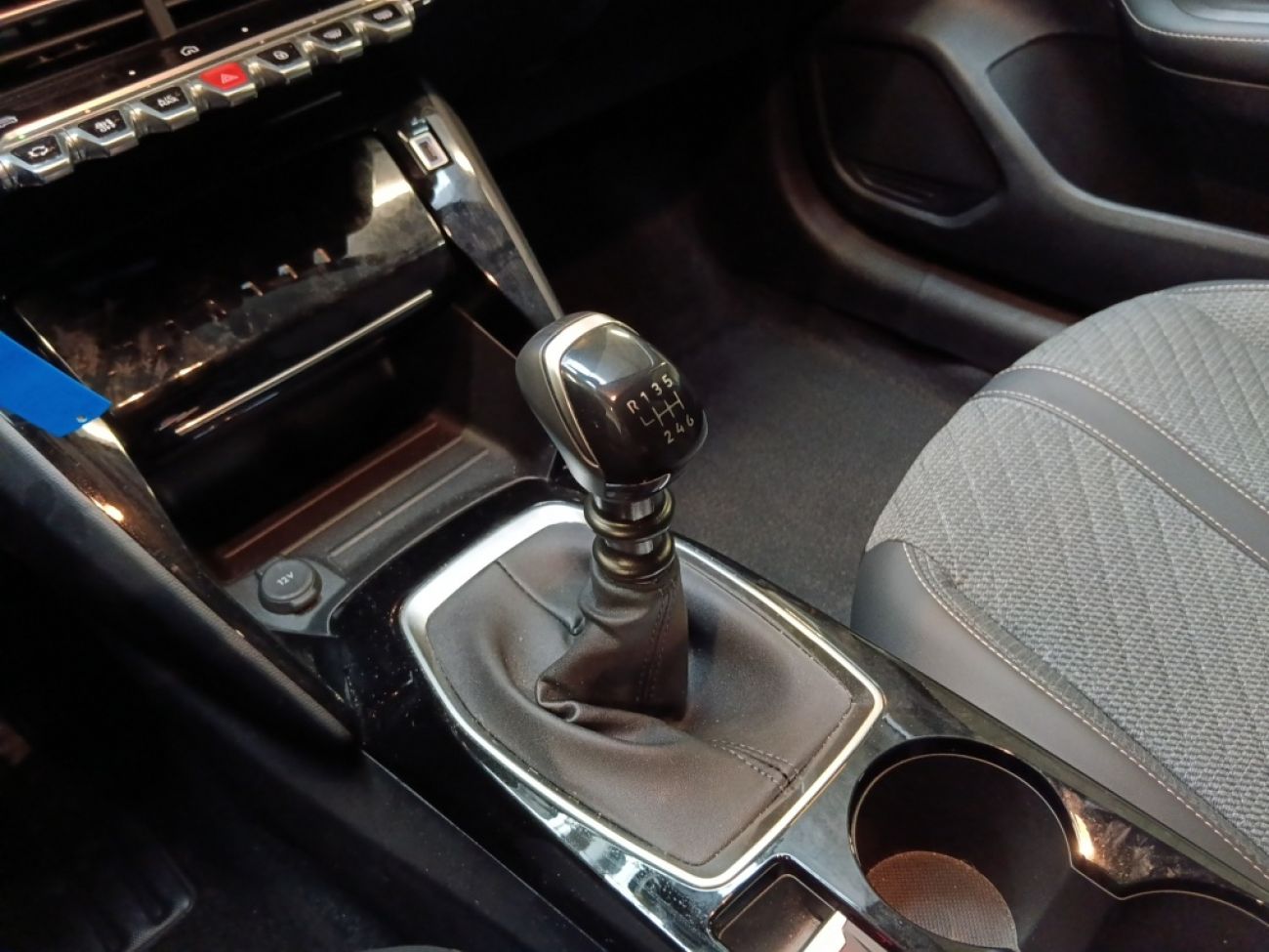 Mandataire PEUGEOT 208 1.2 100CH S&S ALLURE