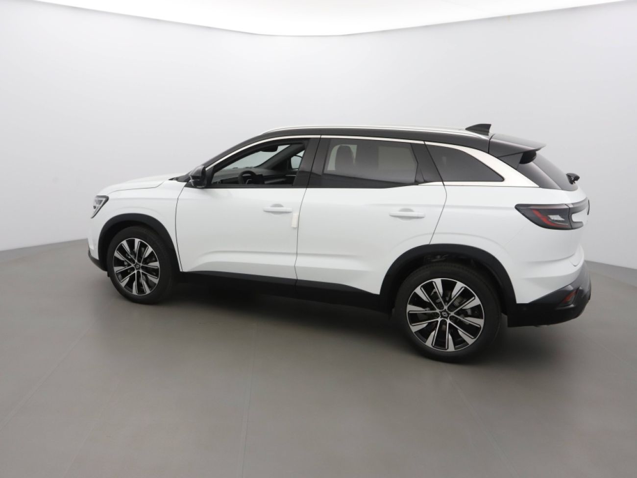 Mandataire RENAULT Austral 1.2 E-TECH FULL HYBRID 200CH TECHNO - 24