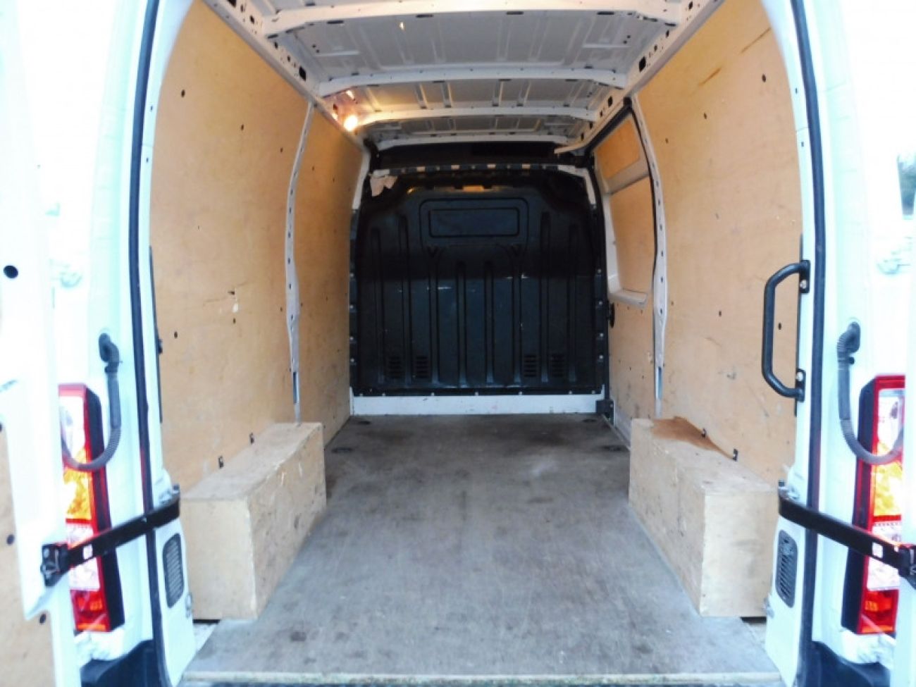 Mandataire RENAULT MASTER III FG F3300 L2H2 2.3 BLUE DCI 135CH GRAND CONFORT EURO6
