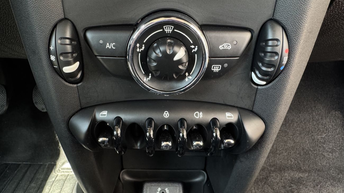 Mandataire MINI HATCH R56 75 ch One Pack Brick Lane