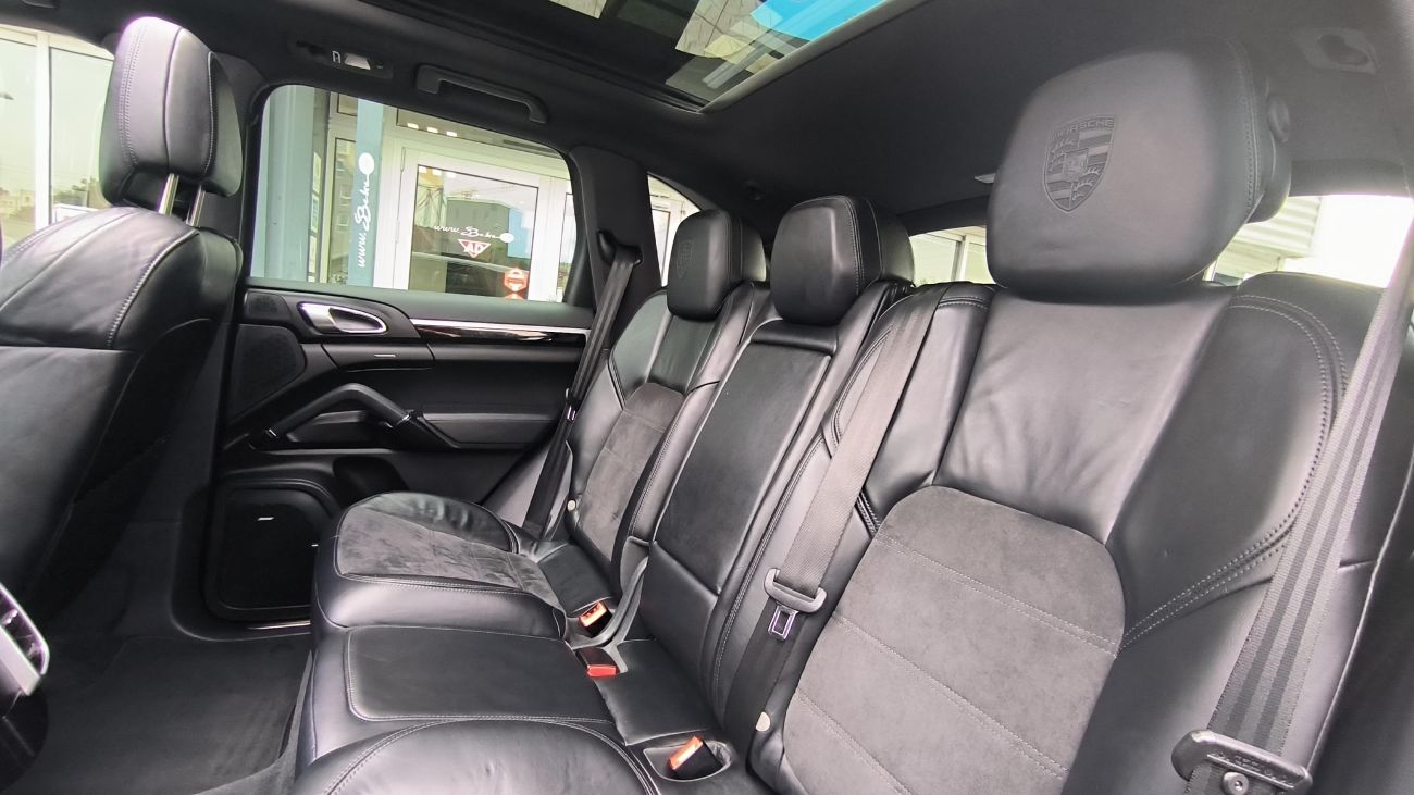 Mandataire PORSCHE CAYENNE 3.0D V6 262 ch Platinium Edition Tiptronic A