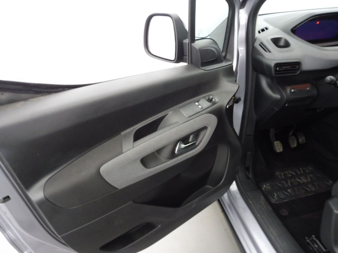 Mandataire PEUGEOT RIFTER TAILLE M - 1.5 BLUEHDI 100CH S&S ALLURE 5 PLACES
