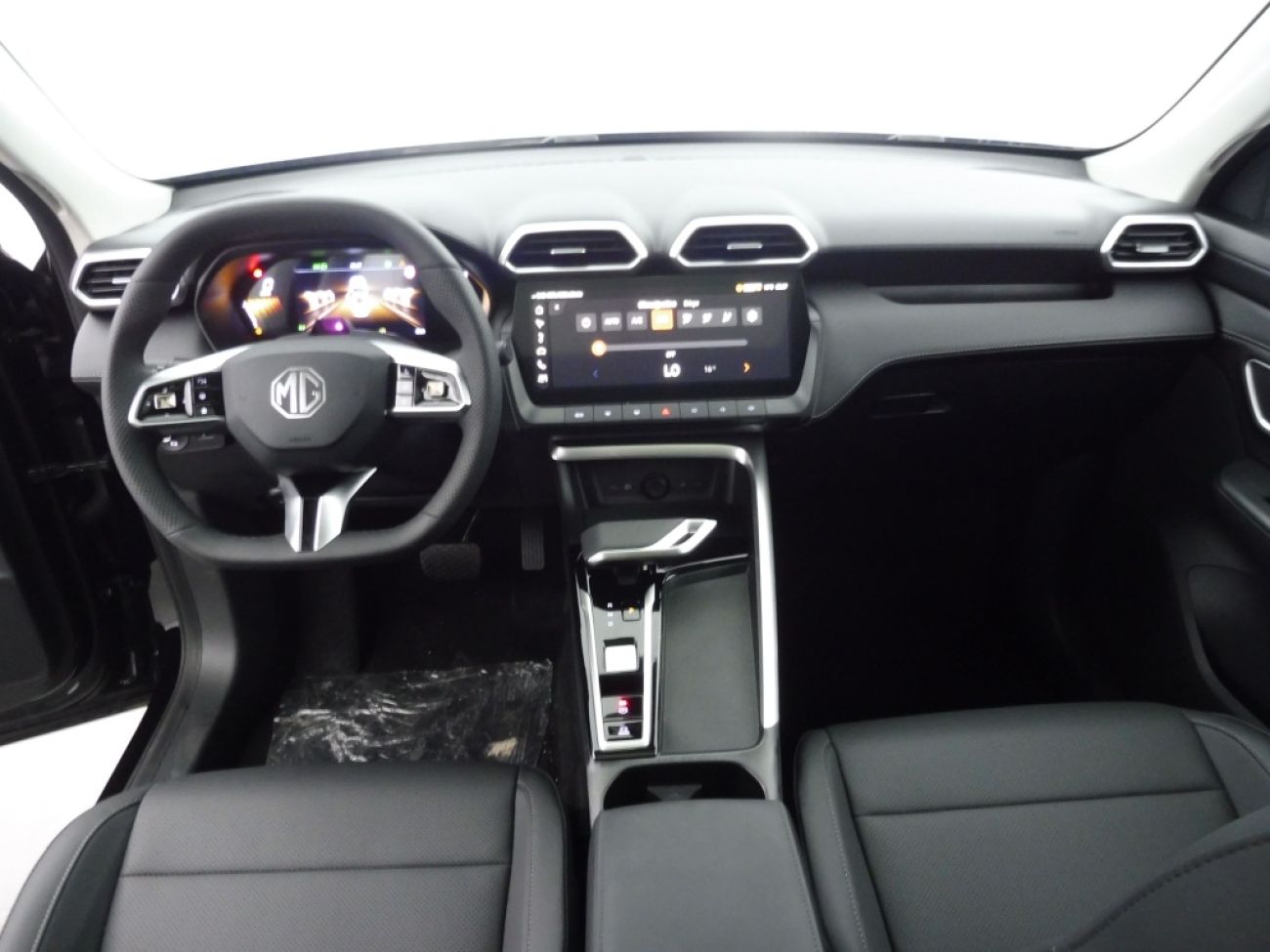 Mandataire MG ZS 1.5 HYBRID+ 197CH LUXURY