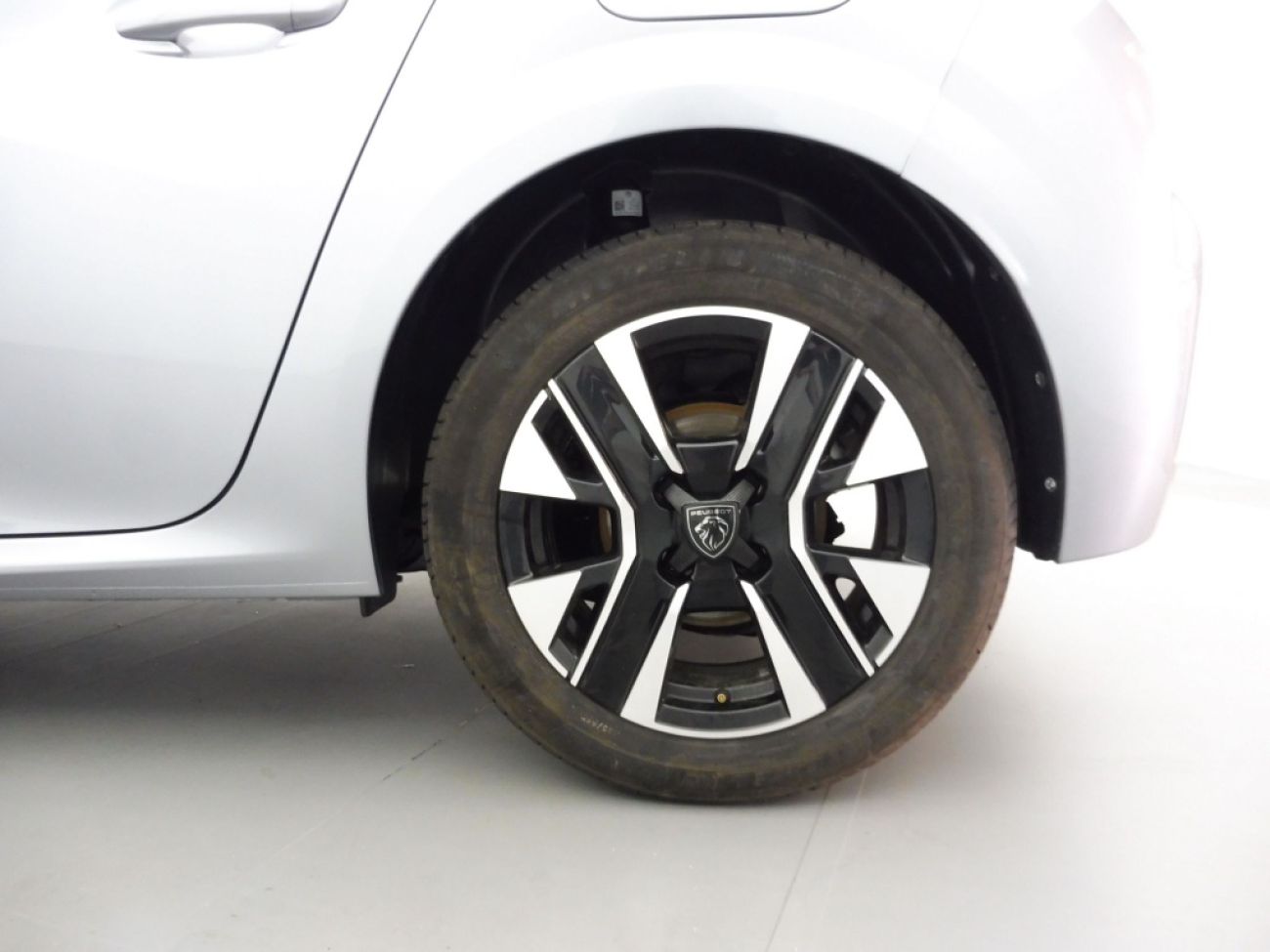 Mandataire PEUGEOT 208 1.2 100CH S&S ALLURE