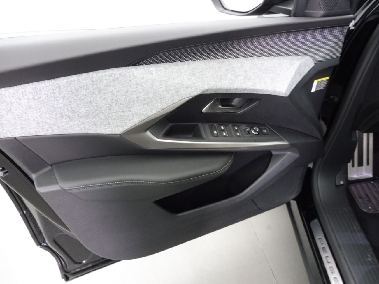 Mandataire PEUGEOT 3008 1.2 HYBRID 136CH GT E-DCS6