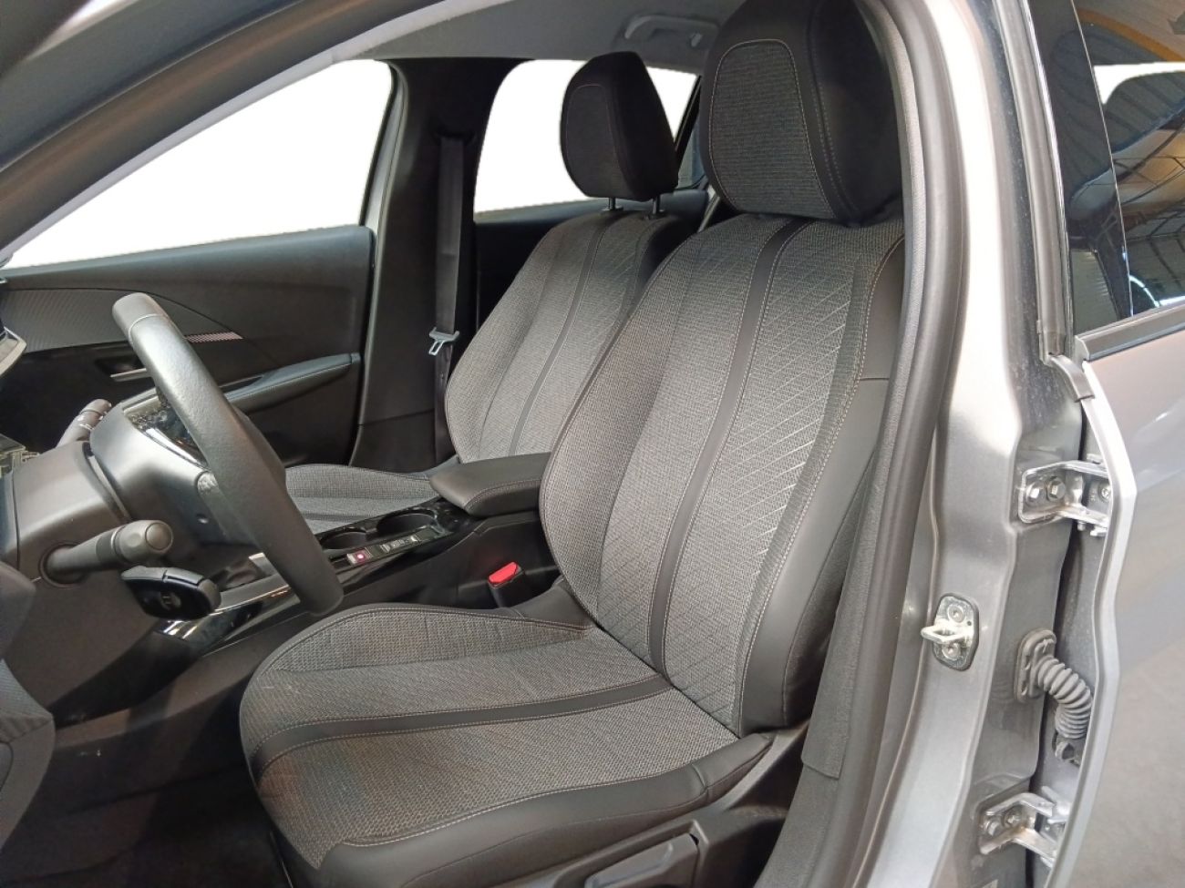 Mandataire PEUGEOT 208 1.2 100CH S&S ALLURE