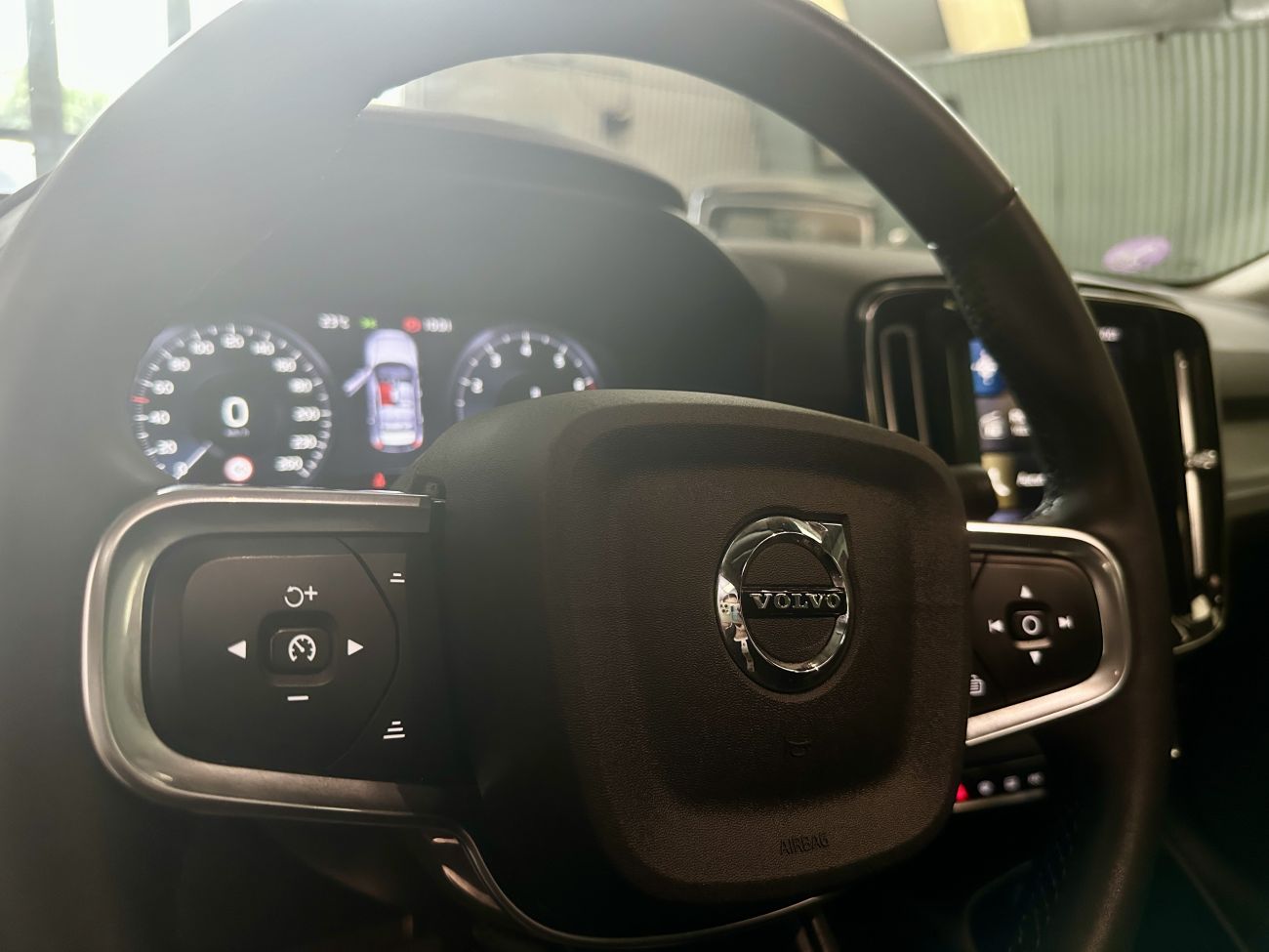Mandataire VOLVO XC40 B3 163 ch DCT7 Momentum Business