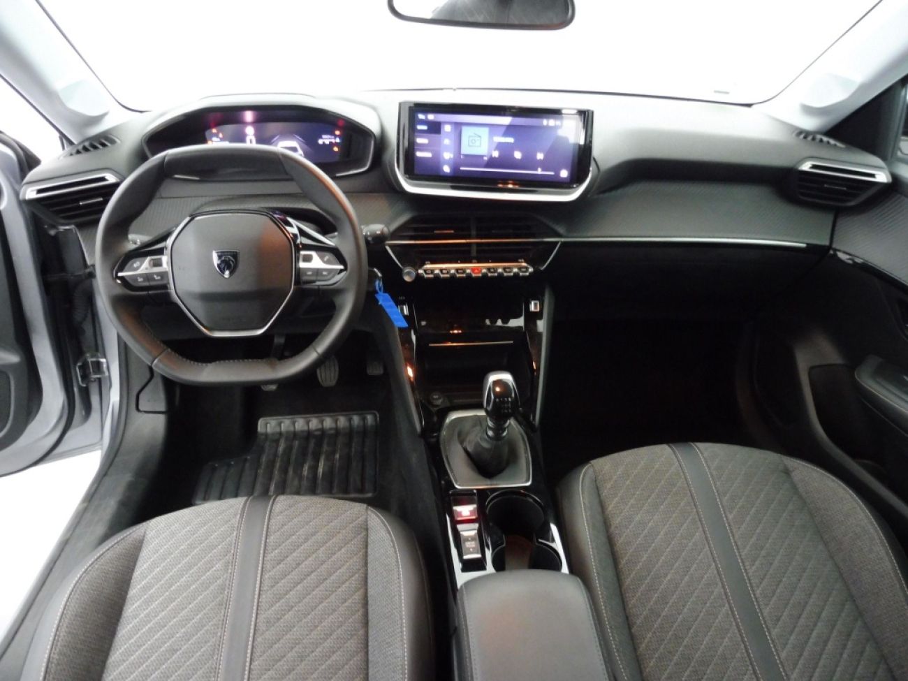 Mandataire PEUGEOT 208 1.2 100CH S&S ALLURE