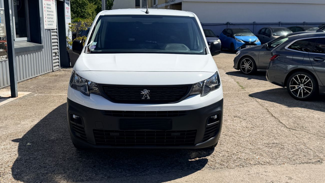 Mandataire PEUGEOT PARTNER FOURGON STANDARD 650 KG PURETECH 110 S&S BVM6 PREMIUM