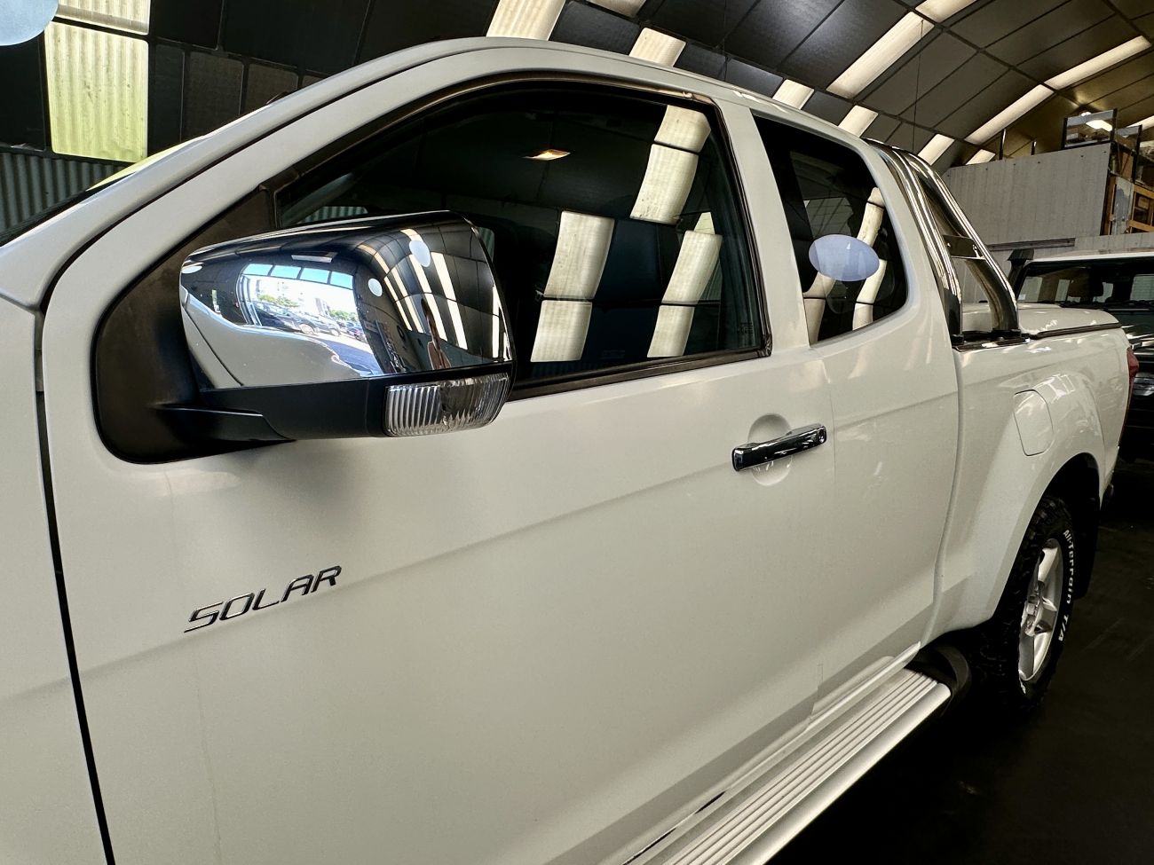 Mandataire ISUZU D-MAX 2.5 4X4 SPACE CAB SOLAR