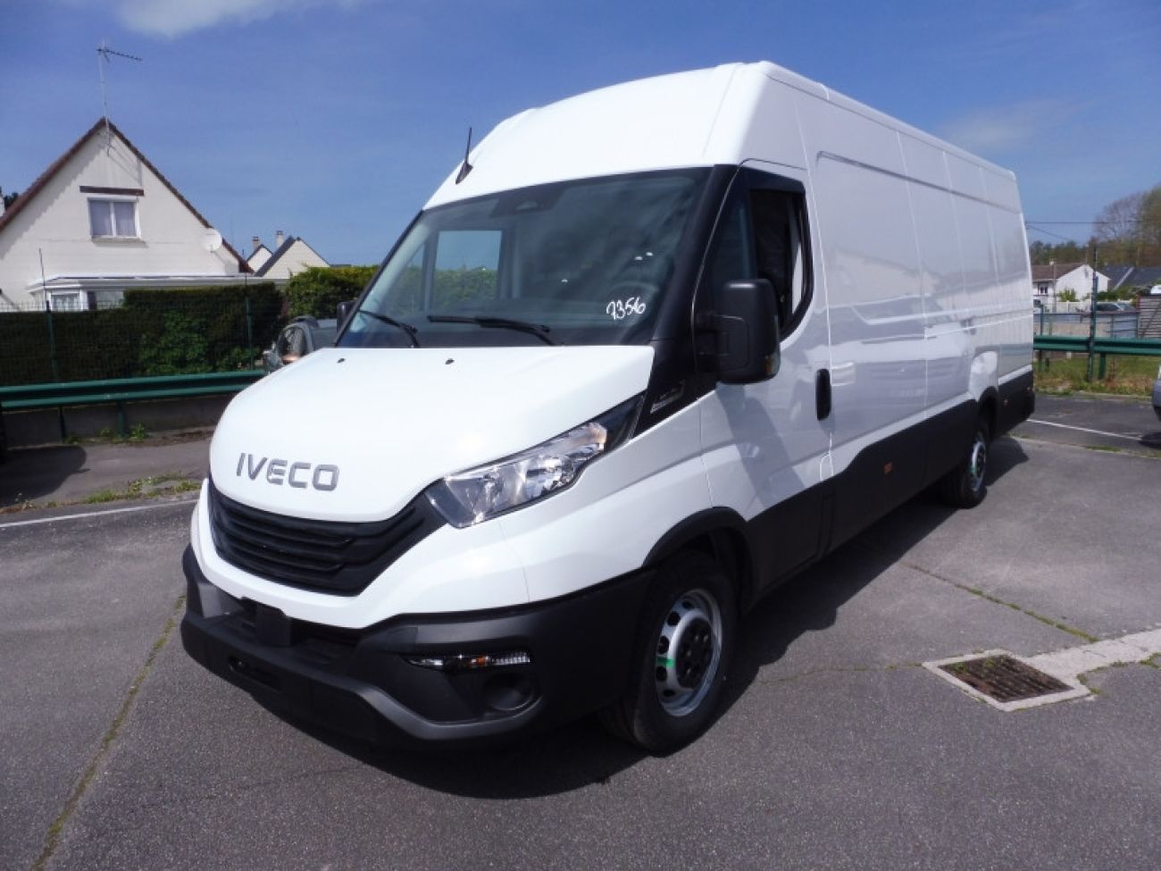 Mandataire IVECO Daily 35S18 3.0 V16 HI-MATIC H2 180CV