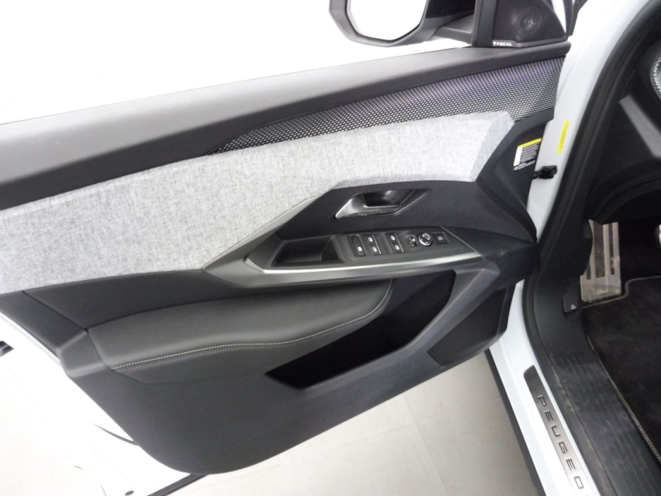 Mandataire PEUGEOT 3008 HYBRID 136CH GT E-DCS6