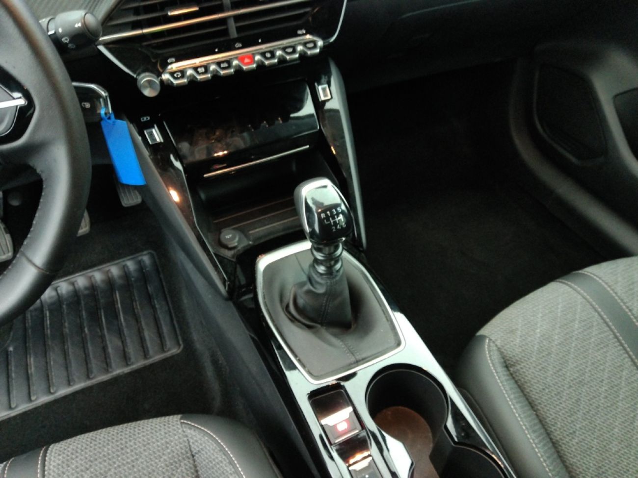 Mandataire PEUGEOT 208 1.2 100CH S&S ALLURE