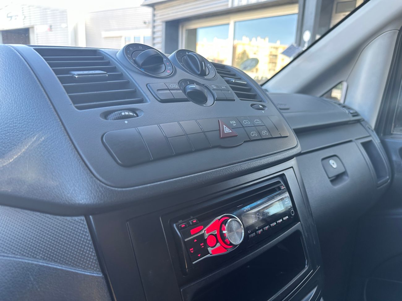 Mandataire MERCEDES VITO FOURGON 110 CDI 2.8t COMPACT 6 places