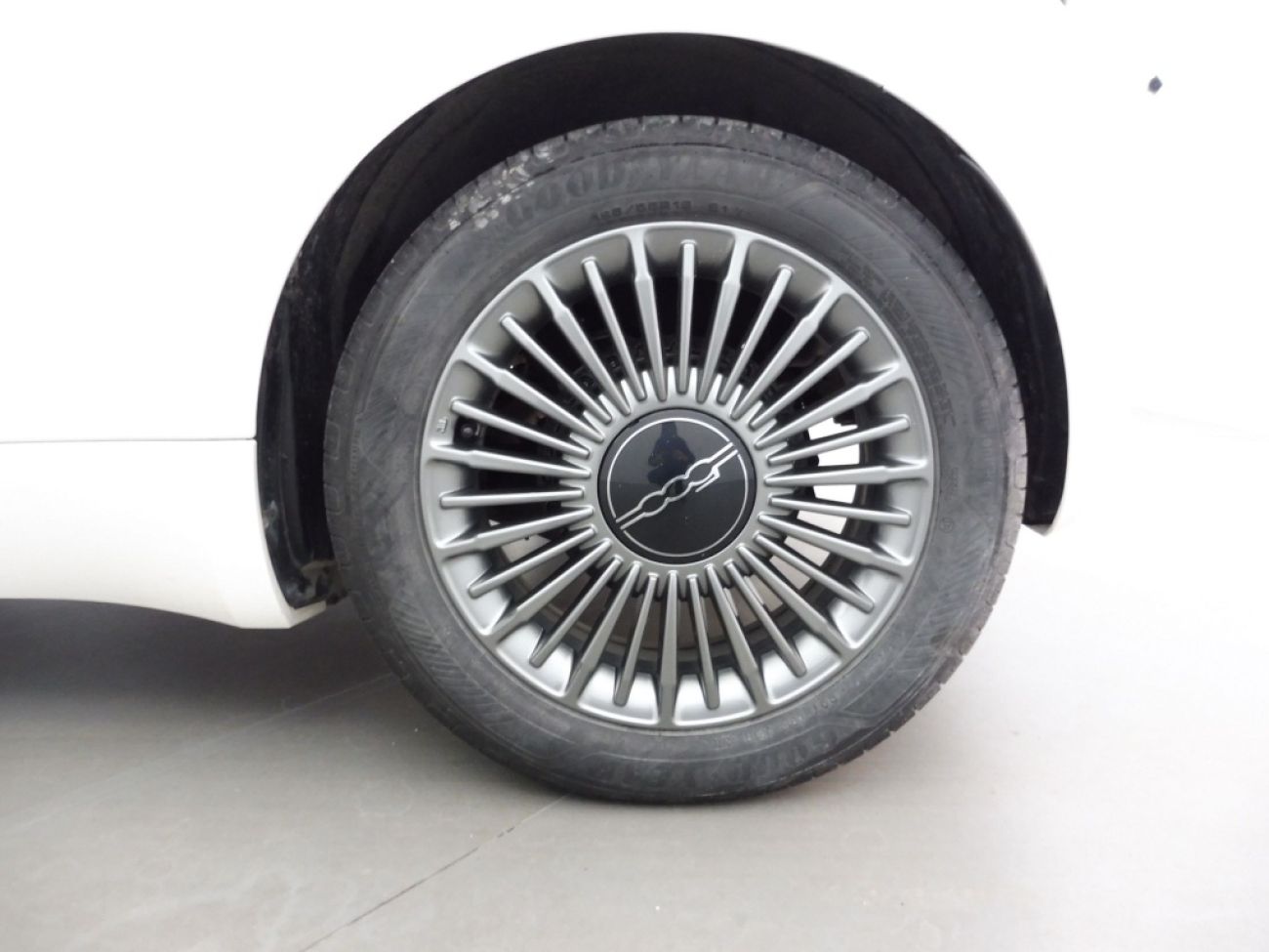 Mandataire FIAT 500 E 118CH ICONE