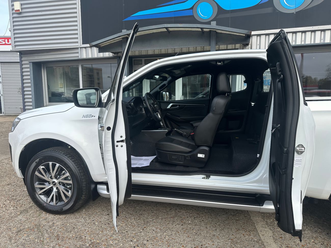 Mandataire ISUZU D-MAX N60 SPACE CAB 1.9 164 CH 4X4 BVA F+ 2P