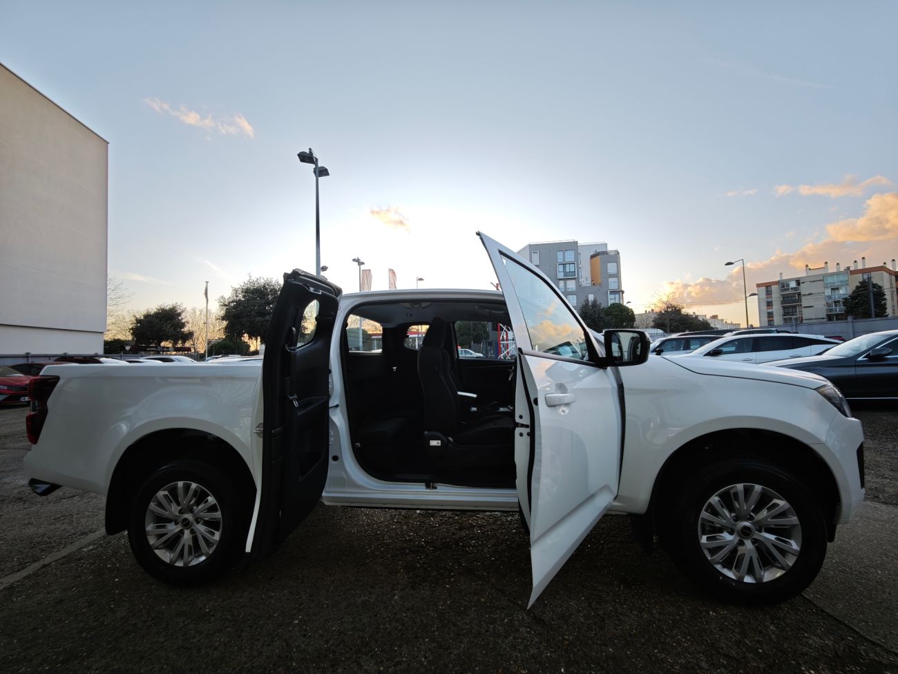 Mandataire ISUZU D MAX SPACE N60 BB+ A/T 4x4 Euro6e