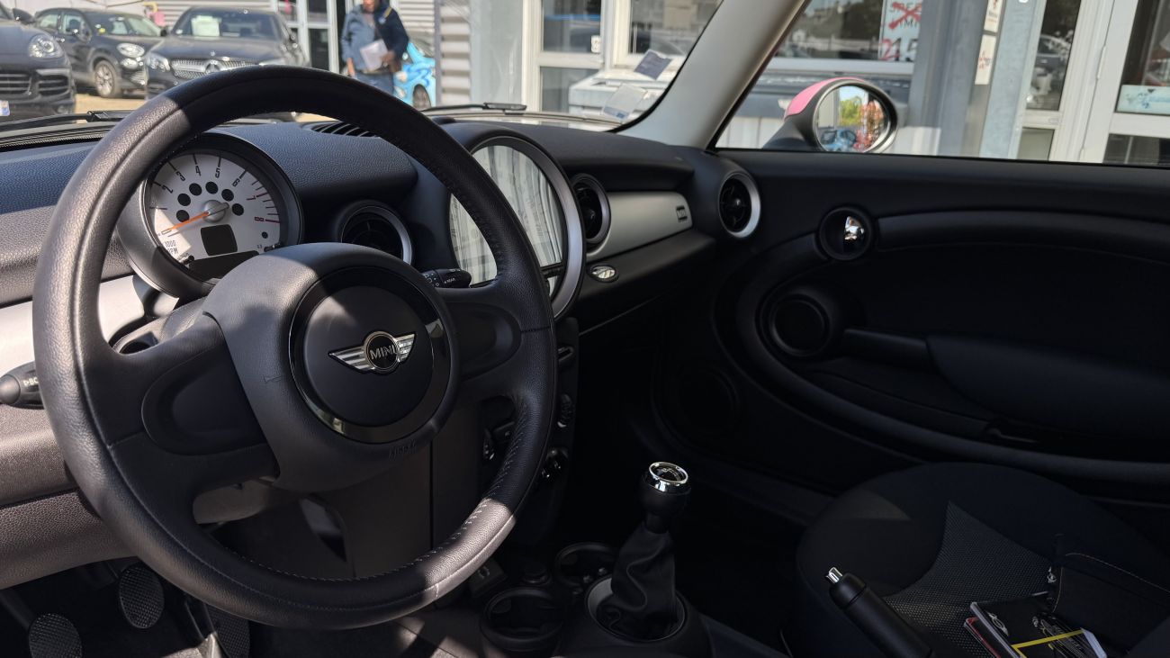 Mandataire MINI HATCH R56 75 ch One Pack Brick Lane