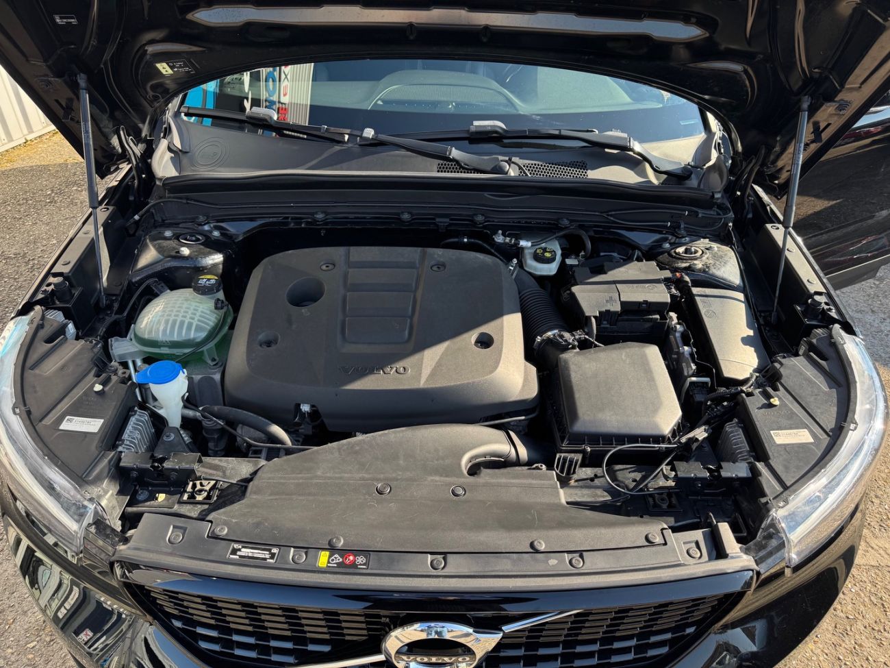 Mandataire VOLVO XC40 D4 AWD AdBlue 190 ch Geartronic 8 R-Design