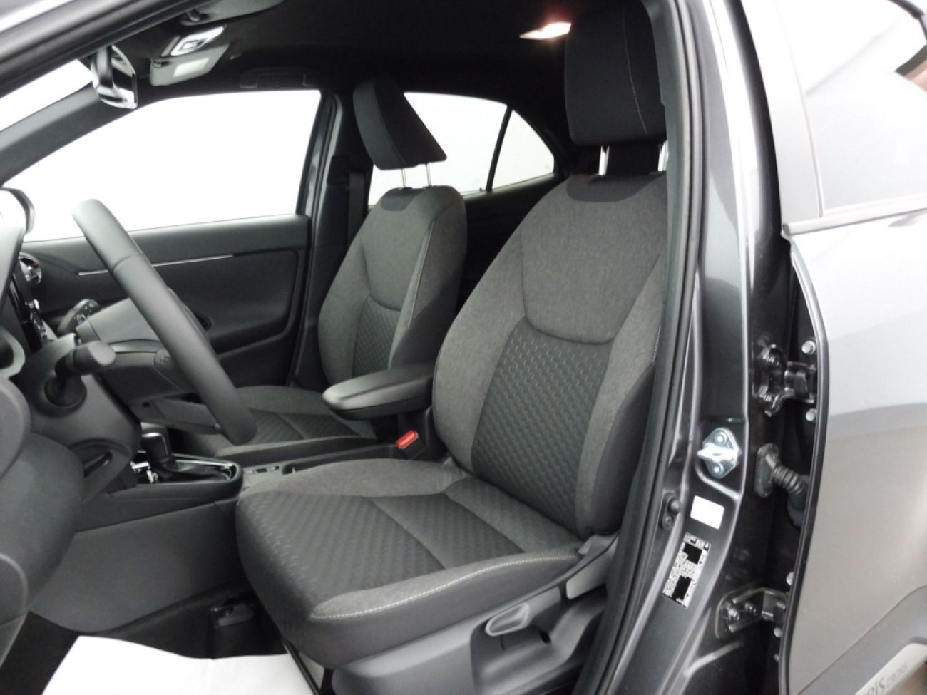 Mandataire TOYOTA YARIS CROSS 130H DESIGN