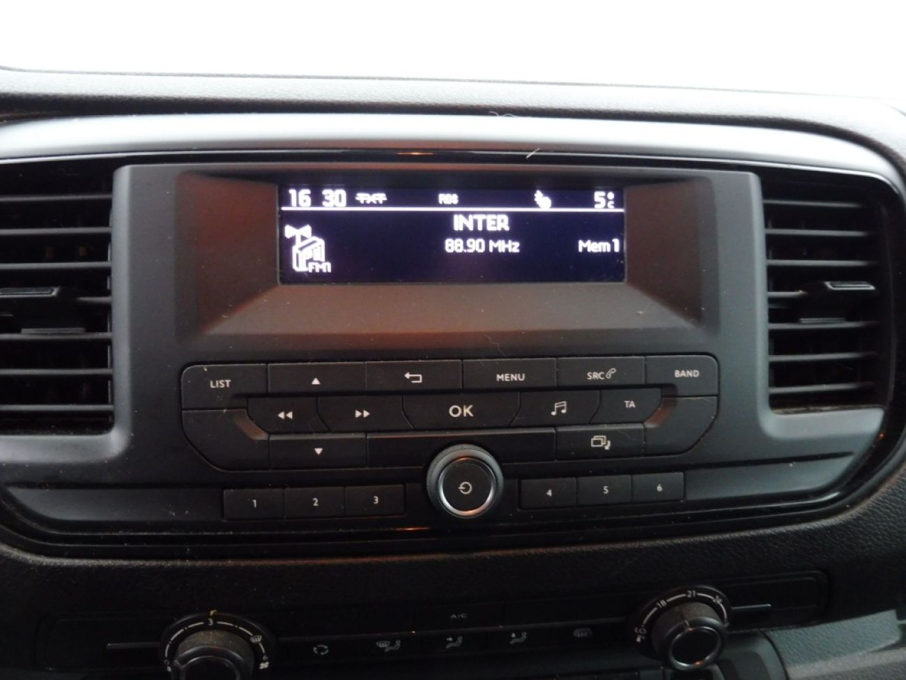 Mandataire PEUGEOT Expert STANDARD 1.5 BLUEHDI 120CH S&S PREMIUM