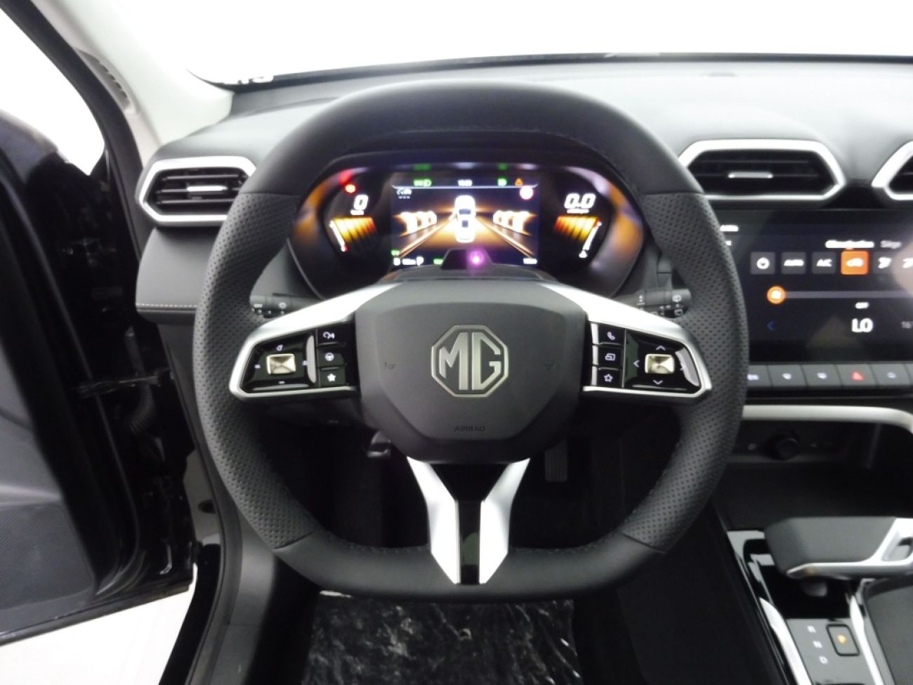 Mandataire MG ZS 1.5 HYBRID+ 197CH LUXURY