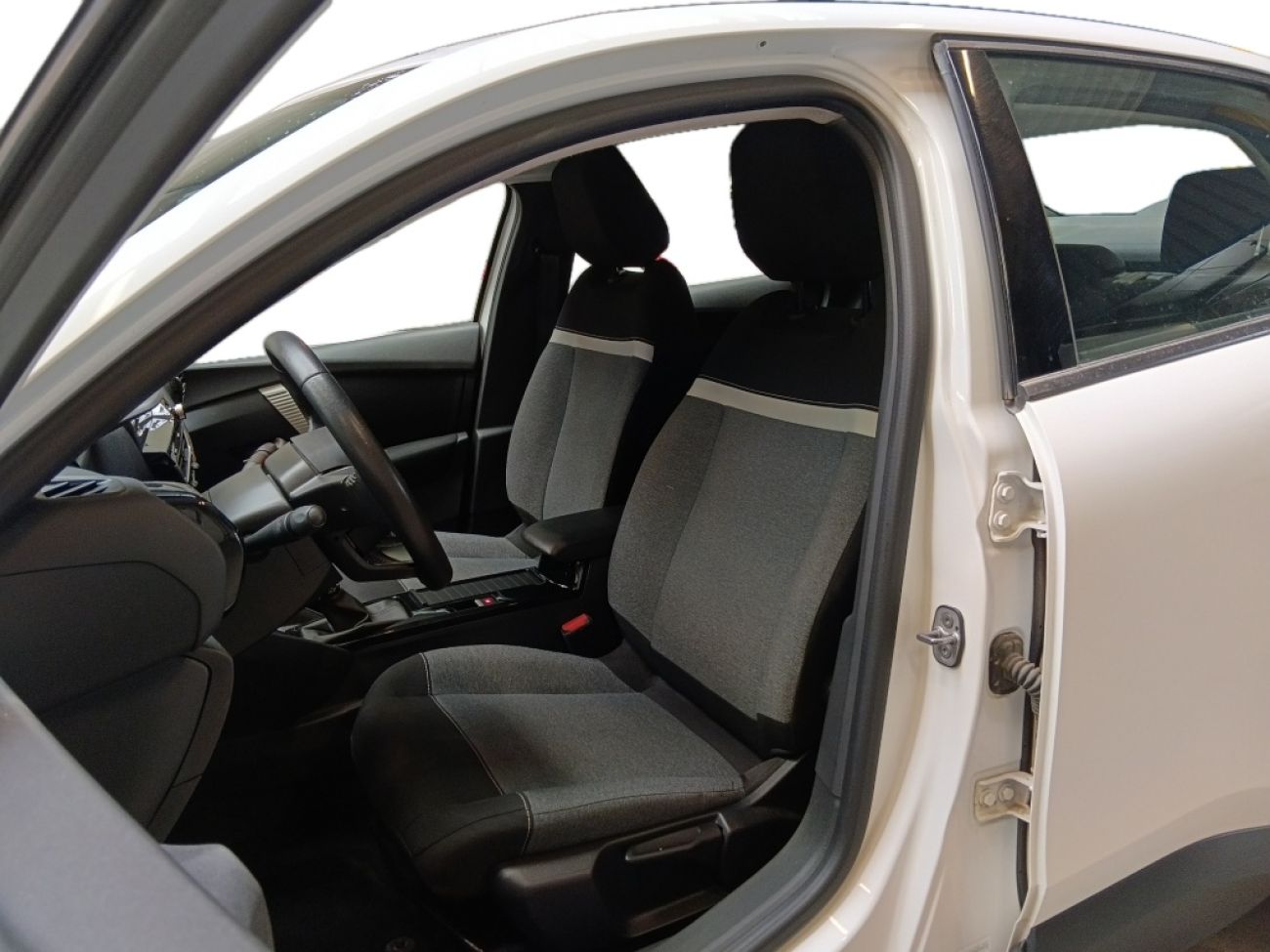 Mandataire Citroën C4 X 1.2 PURETECH 100 FEEL