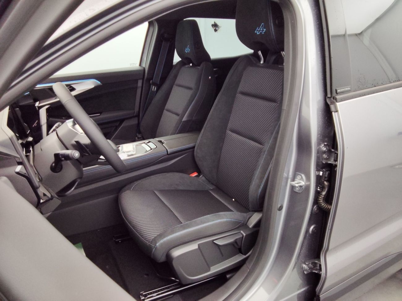 Mandataire RENAULT ESPACE VI 1.2 E-TECH FULL HYBRID 200CH ESPRIT ALPINE 7 PLACES - 24