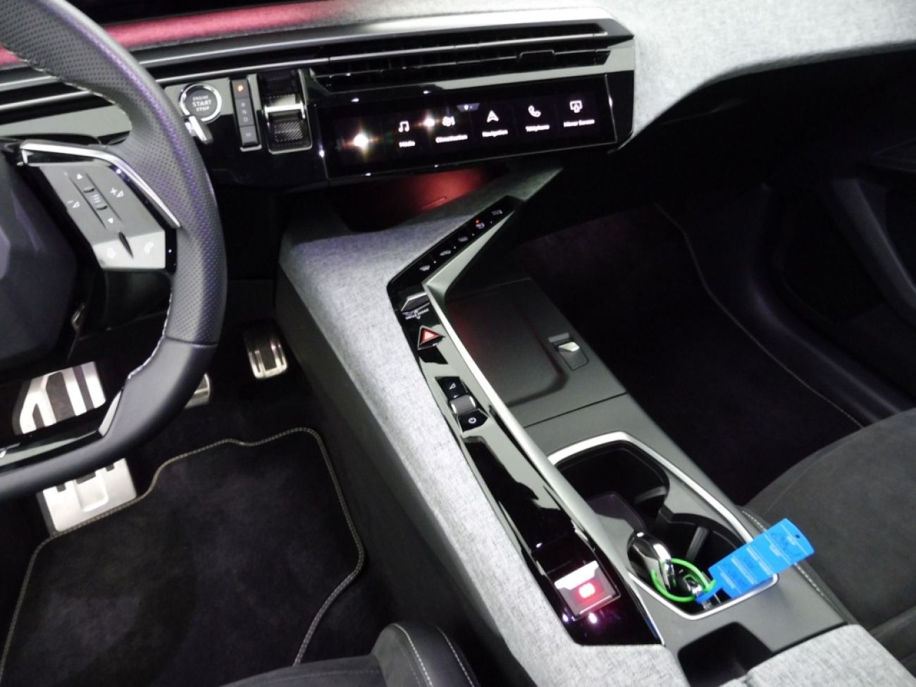 Mandataire PEUGEOT 3008 HYBRID 136CH GT E-DCS6
