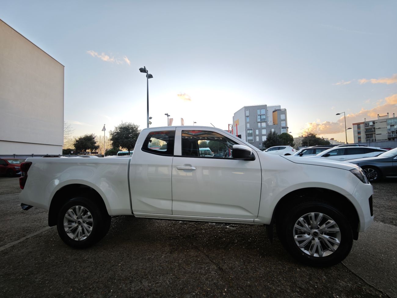 Mandataire ISUZU D MAX SPACE N60 BB+ A/T 4x4 Euro6e