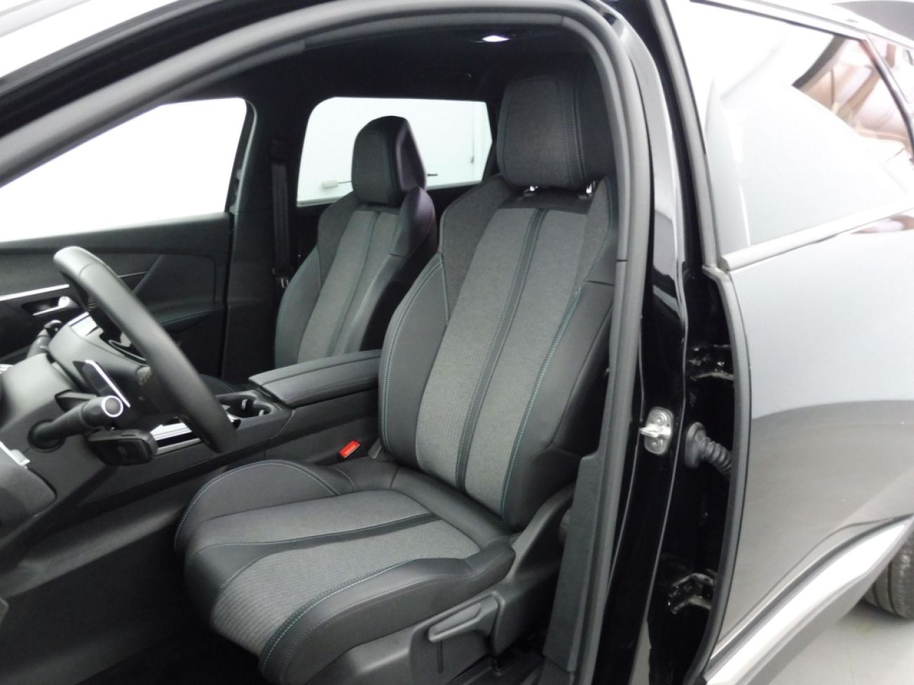 Mandataire PEUGEOT 5008 1.5 BLUEHDI 130CH S&S ALLURE PACK EAT8