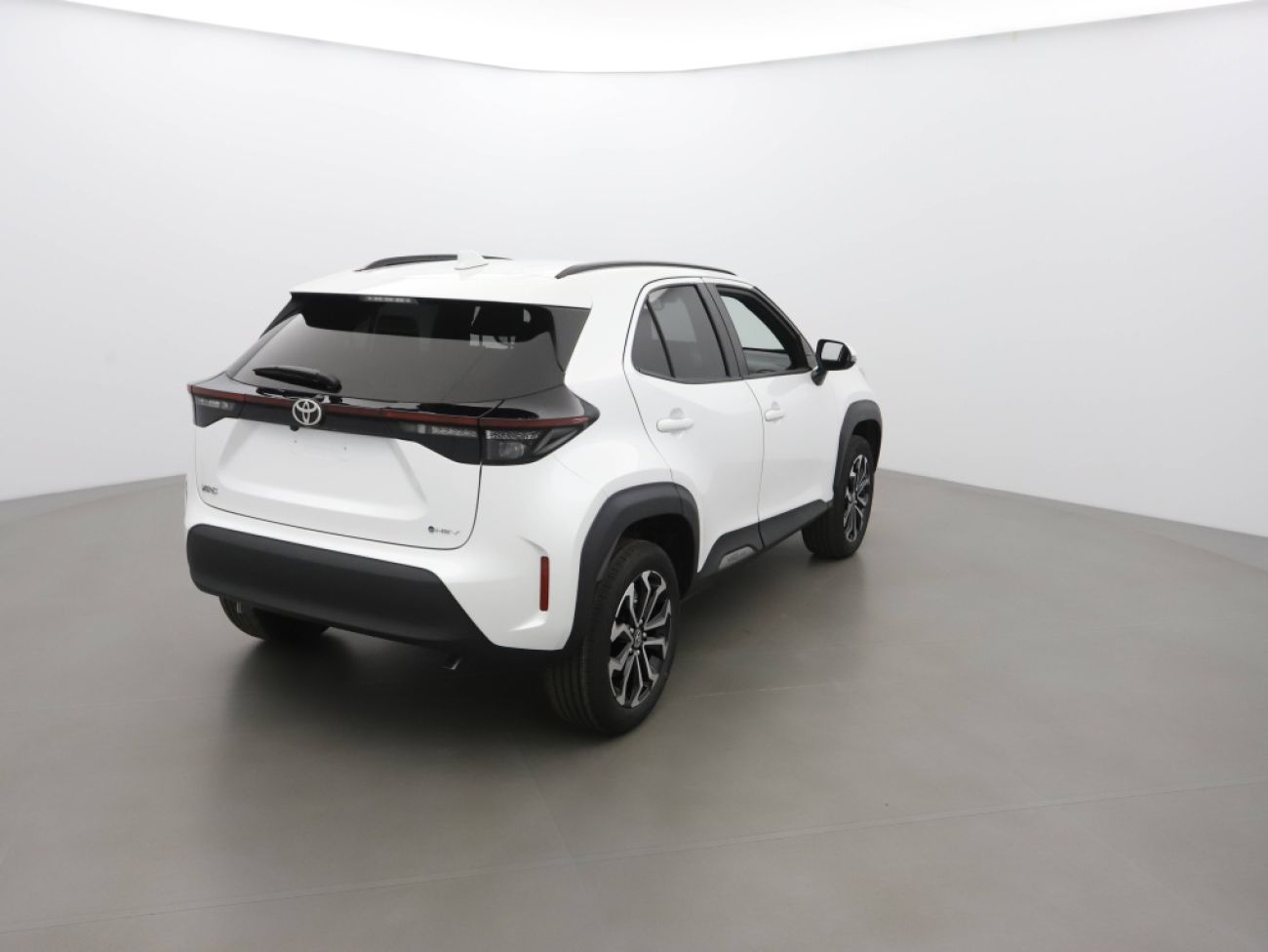 Mandataire TOYOTA YARIS CROSS 130H DESIGN