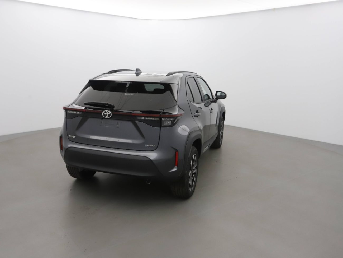 Mandataire TOYOTA YARIS CROSS 130H DESIGN